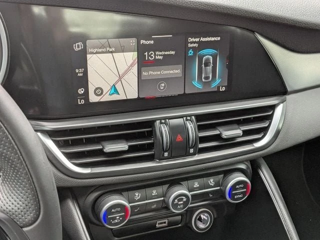 2025 Alfa Romeo Giulia - Image 6 of 9