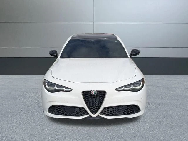 2025 Alfa Romeo Giulia - Image 9 of 9