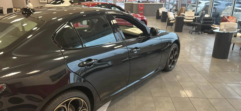 2025 Alfa Romeo Giulia - Image 4 of 8