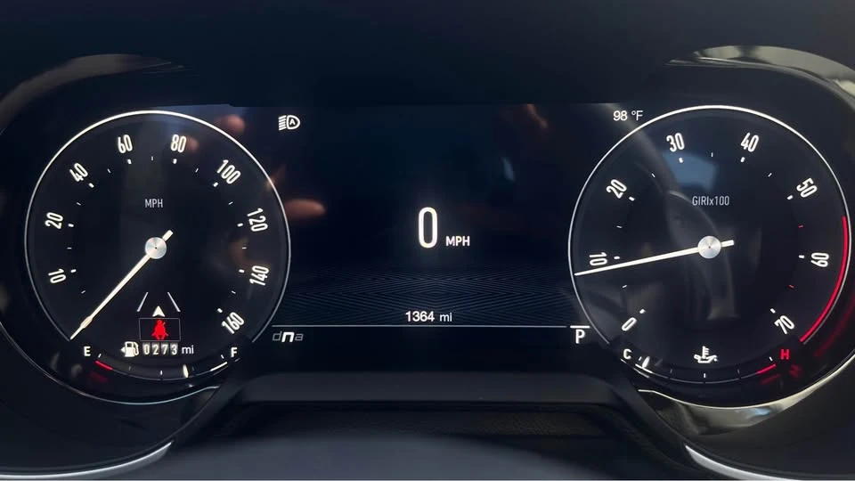 2025 Alfa Romeo Giulia - Image 10 of 10