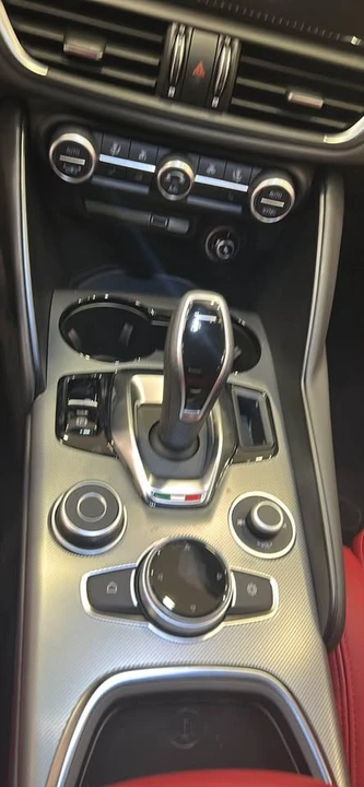 2025 Alfa Romeo Giulia - Image 3 of 9