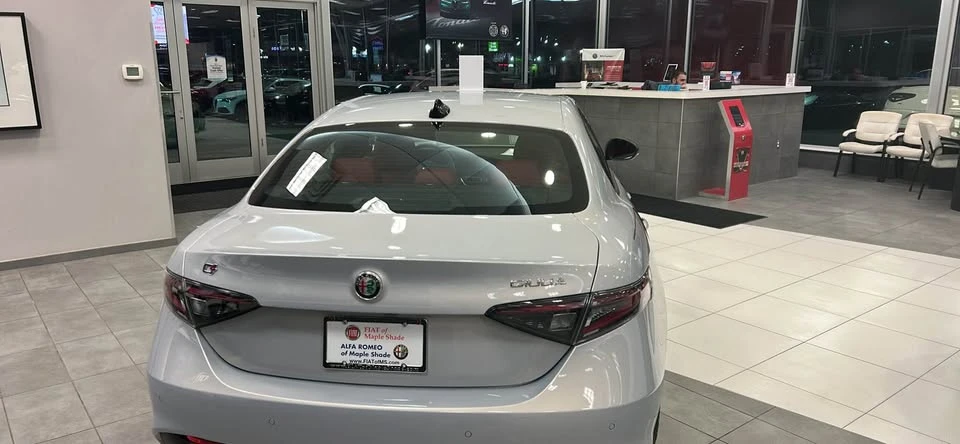 2025 Alfa Romeo Giulia - Image 7 of 9