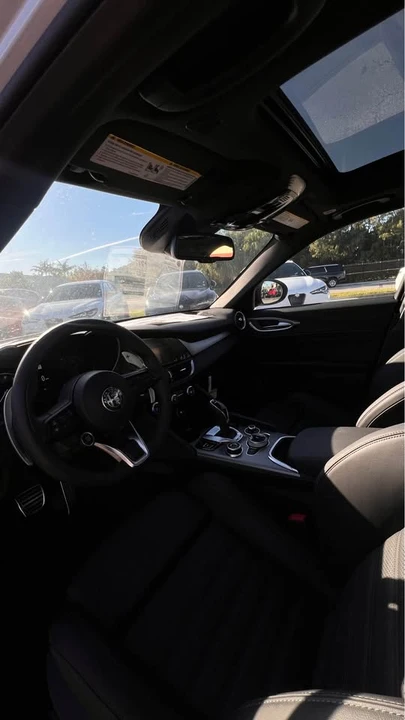 2025 Alfa Romeo Giulia - Image 6 of 7