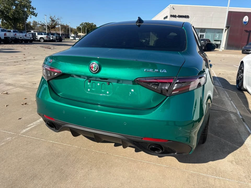 2025 Alfa Romeo Giulia - Image 5 of 6