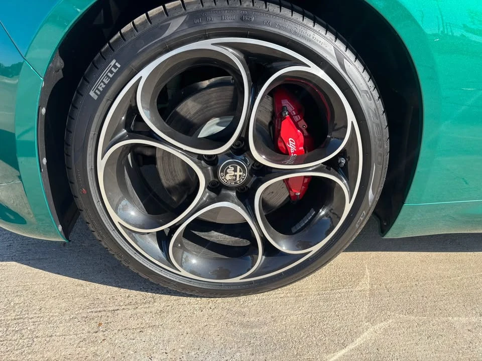 2025 Alfa Romeo Giulia - Image 6 of 6