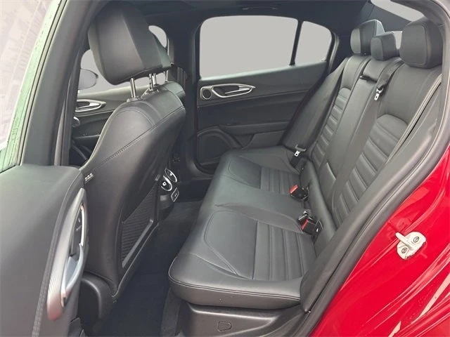 2025 Alfa Romeo Giulia - Image 18 of 18