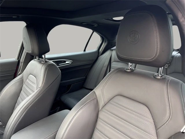 2025 Alfa Romeo Giulia - Image 8 of 20