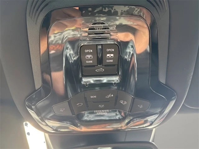 2025 Alfa Romeo Giulia - Image 11 of 18