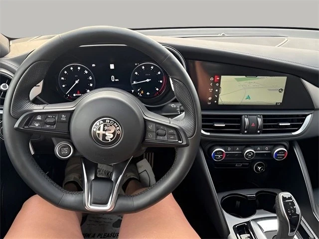 2025 Alfa Romeo Giulia - Image 9 of 20