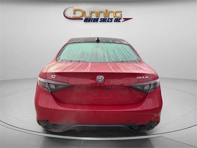 2025 Alfa Romeo Giulia - Image 3 of 18