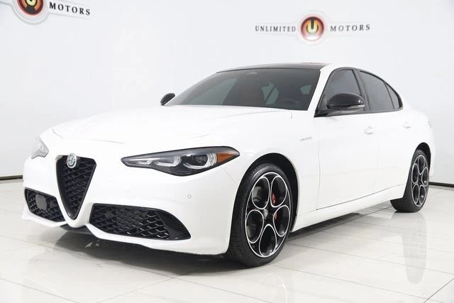 2025 Alfa Romeo Giulia - Image 4 of 19