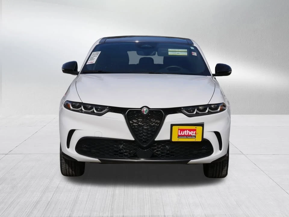 2025 Alfa Romeo Tonale - Image 4 of 17
