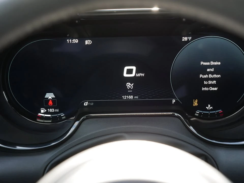 2025 Alfa Romeo Tonale - Image 14 of 17