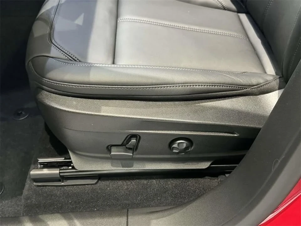 2025 Alfa Romeo Stelvio - Image 17 of 18