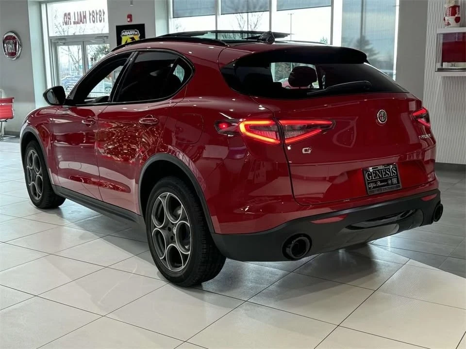 2025 Alfa Romeo Stelvio - Image 5 of 18