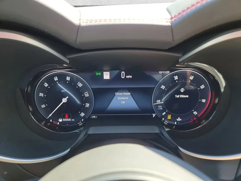 2025 Alfa Romeo Stelvio - Image 10 of 15