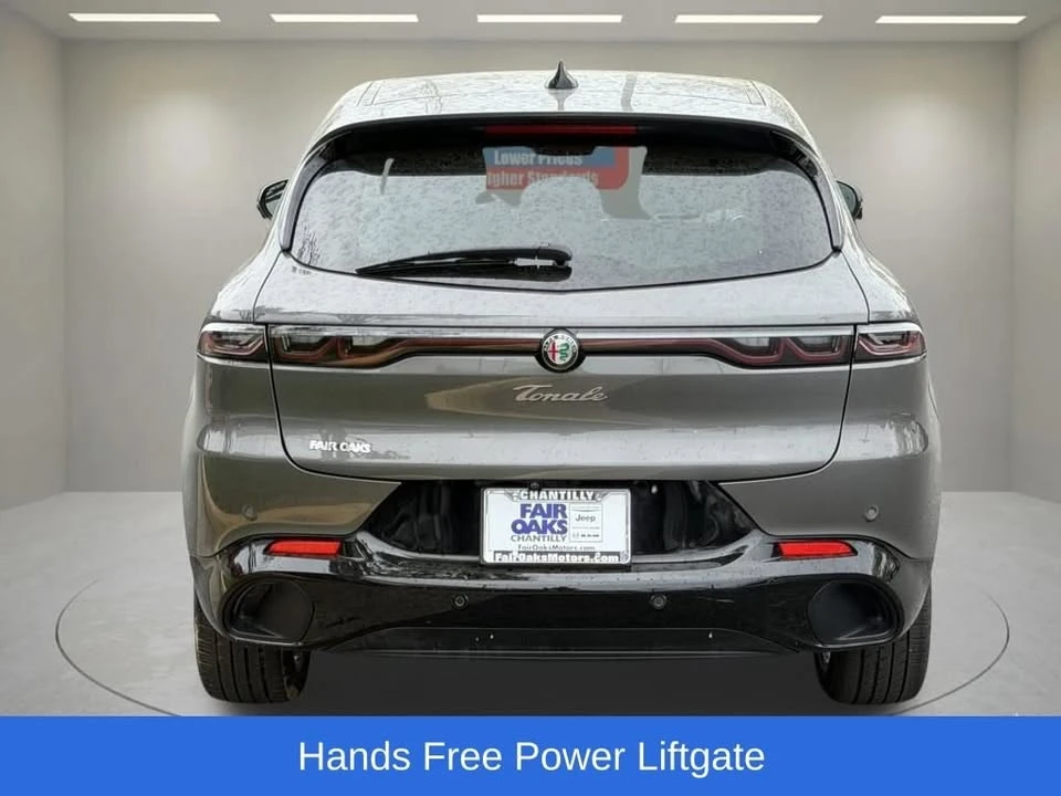 2025 Alfa Romeo Tonale - Image 9 of 20