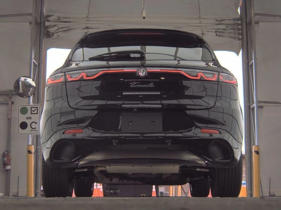 2025 Alfa Romeo Tonale - Image 3 of 10