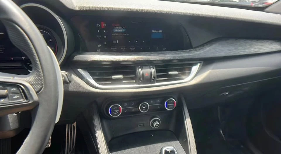 2025 Alfa Romeo Tonale - Image 7 of 9