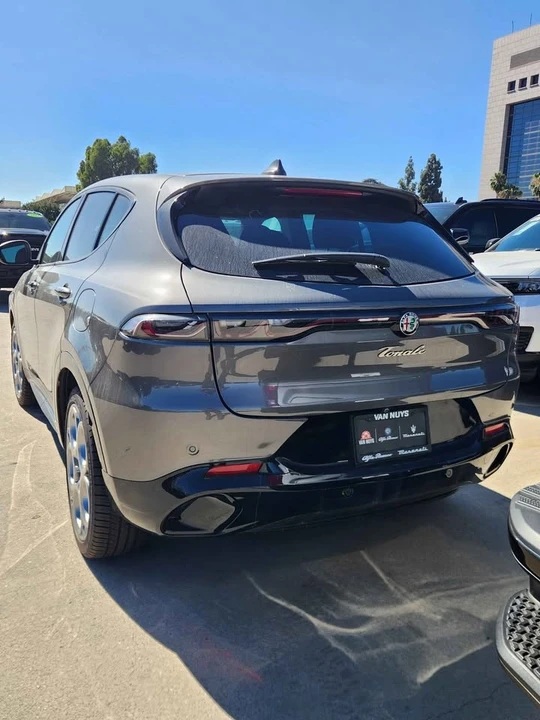 2025 Alfa Romeo Tonale - Image 5 of 13