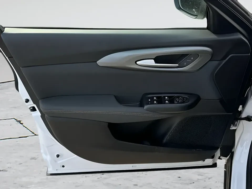 2025 Alfa Romeo Tonale - Image 16 of 20