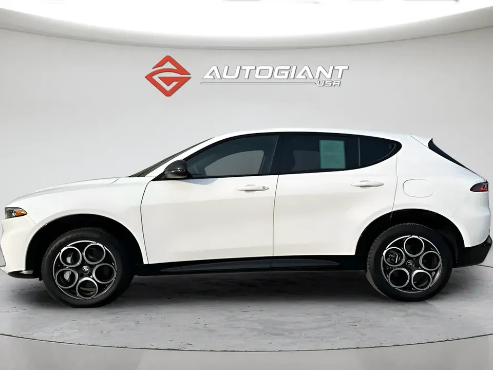 2025 Alfa Romeo Tonale - Image 7 of 20