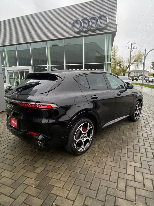 2025 Alfa Romeo Tonale - Image 3 of 11