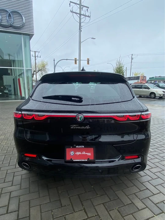 2025 Alfa Romeo Tonale - Image 6 of 11