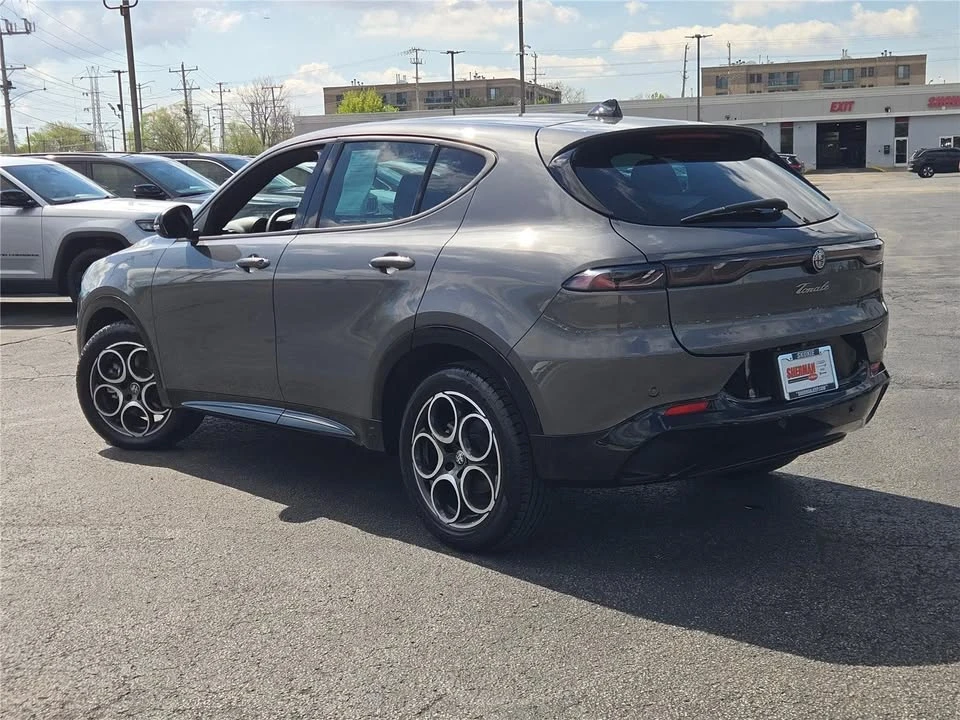 2025 Alfa Romeo Tonale - Image 15 of 20