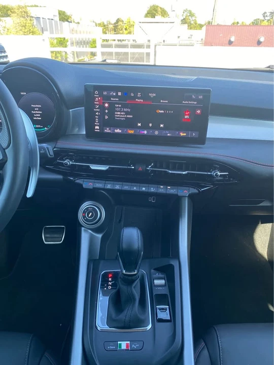 2025 Alfa Romeo Tonale - Image 9 of 9