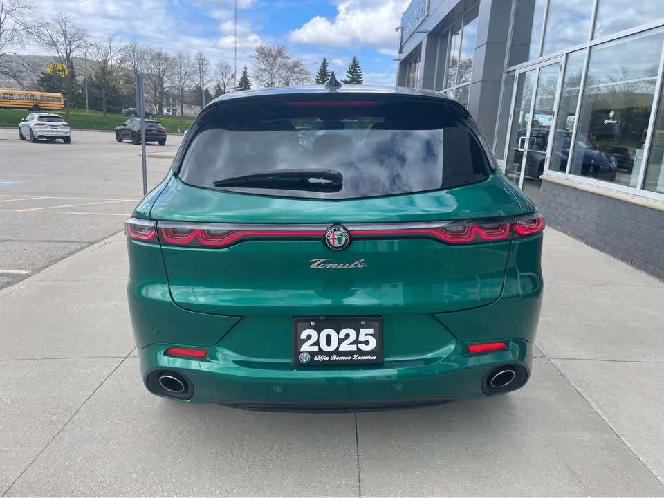 2025 Alfa Romeo Tonale - Image 2 of 8
