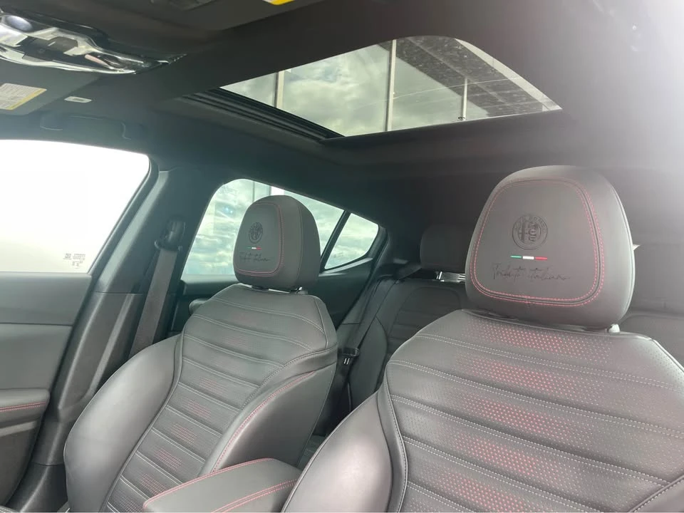 2025 Alfa Romeo Tonale - Image 6 of 8