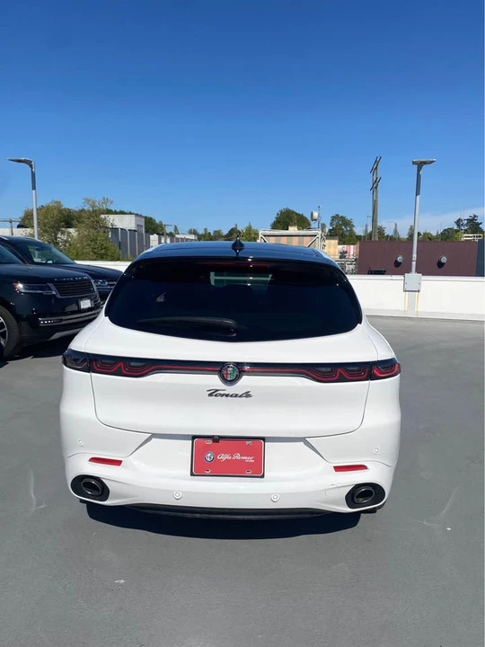 2025 Alfa Romeo Tonale - Image 4 of 9