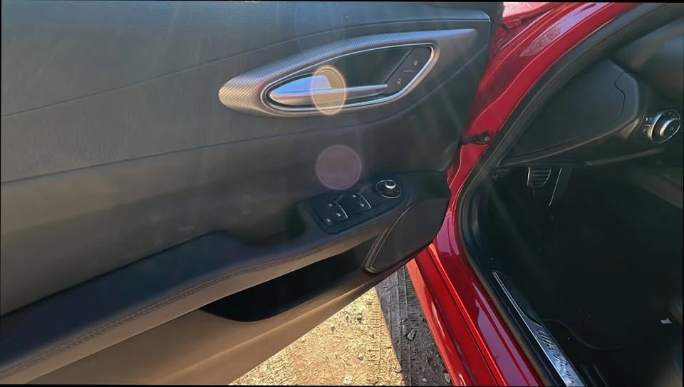 2025 Alfa Romeo Giulia - Image 11 of 15