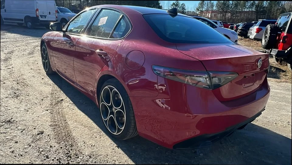 2025 Alfa Romeo Giulia - Image 6 of 15