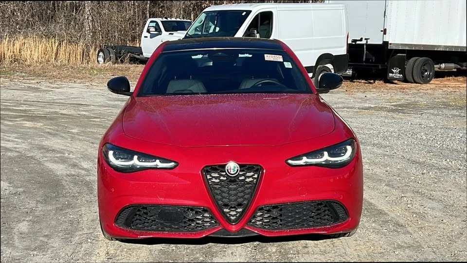 2025 Alfa Romeo Giulia - Image 2 of 15