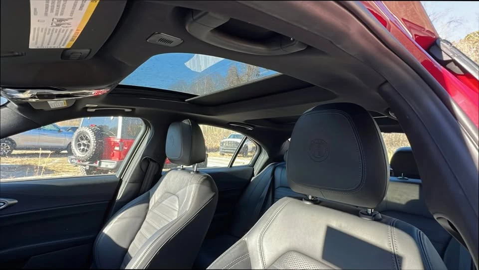 2025 Alfa Romeo Giulia - Image 15 of 15