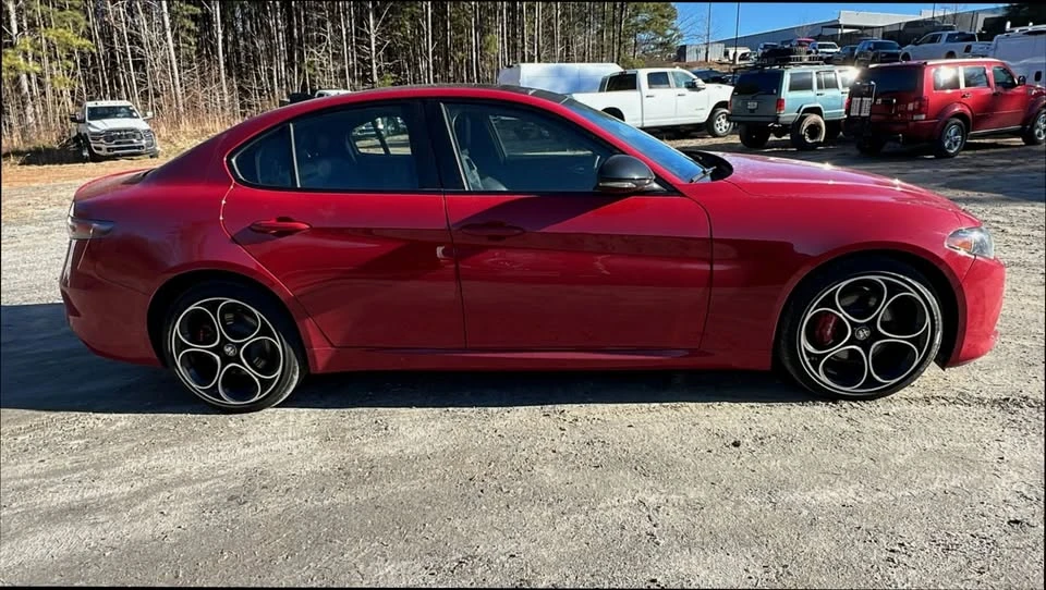 2025 Alfa Romeo Giulia - Image 3 of 15