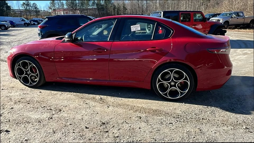 2025 Alfa Romeo Giulia - Image 7 of 15