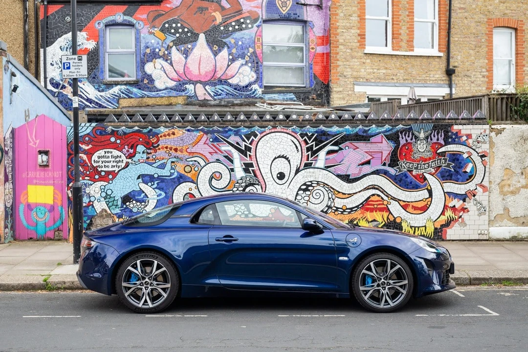2025 Alpine A110 (2017-Present) - Image 15 of 31