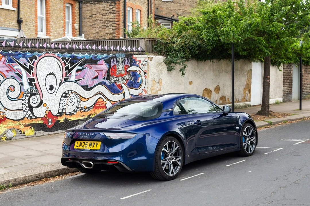 2025 Alpine A110 (2017-Present) - Image 17 of 31