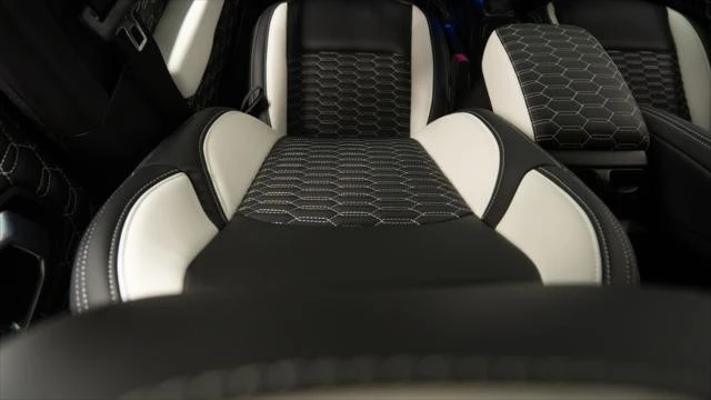 2025 Jeep JT Gladiator - Image 16 of 21