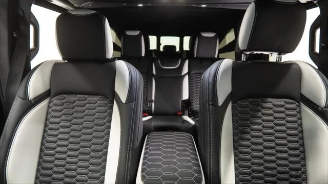 2025 Jeep JT Gladiator - Image 7 of 21