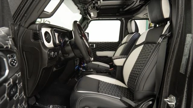 2025 Jeep JT Gladiator - Image 17 of 21