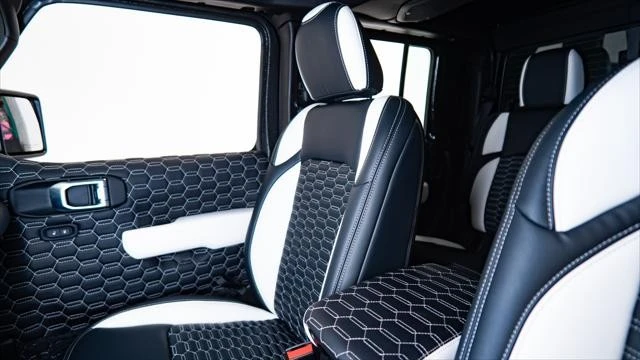 2025 Jeep JT Gladiator - Image 13 of 31