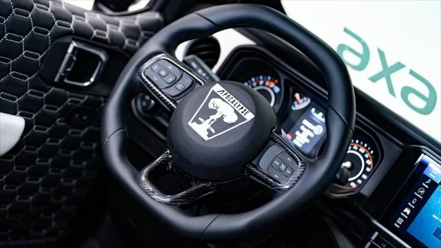 2025 Jeep JT Gladiator - Image 12 of 31