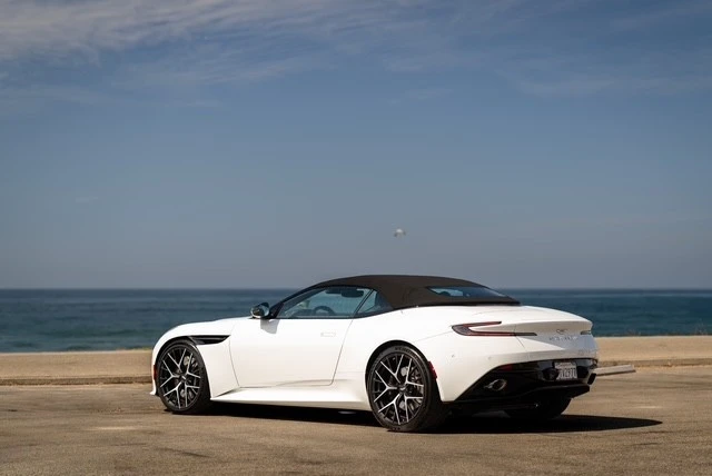2025 Aston Martin DB12 - Image 3 of 31