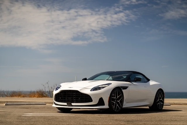 2025 Aston Martin DB12 - Image 4 of 31