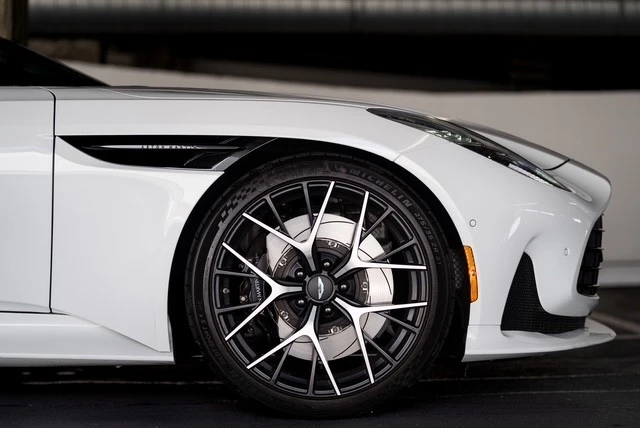2025 Aston Martin DB12 - Image 11 of 31