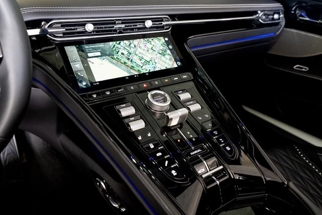 2025 Aston Martin DB12 - Image 18 of 31